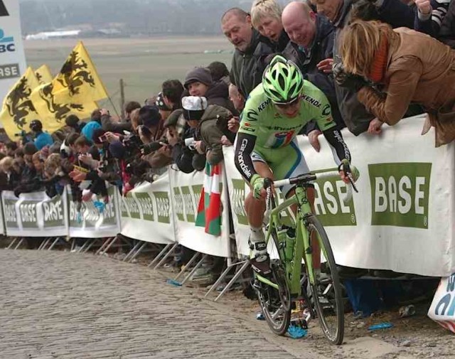 Photo: Peter Sagan powering up the bergs of the 2013 Tour of Flanders aboard the prototype of the 2014 Cannondale Synapse – picture from http://www.cyclingwest.com. 